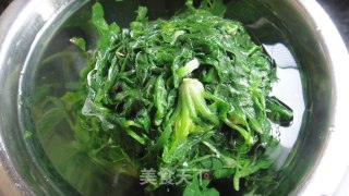荠菜蛋饼的做法步骤：1