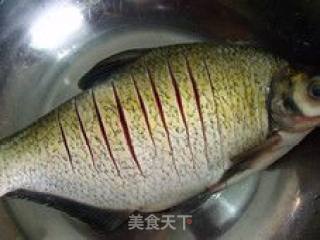糖醋鱼的做法步骤：2