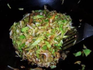 包菜炒饼丝的做法步骤：6