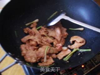 金针菇炒肉片的做法步骤：4