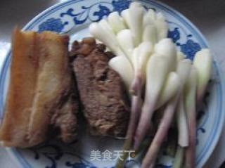 藠头炒腊肉的做法步骤：1