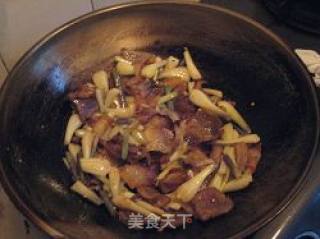 藠头炒腊肉的做法步骤：6