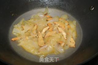 黑椒鸡柳炒洋葱的做法步骤：6