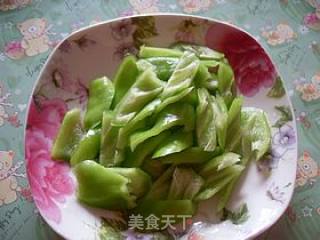 菜花烧鸡翅——美味的搭配的做法步骤：2