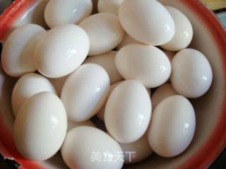 腌制双黄鸡蛋的方法（一）的做法步骤：2