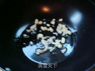 【花样包菜】--回锅排骨包菜的做法步骤：3
