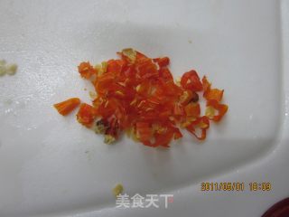 苦瓜炒酸菜的做法步骤：3