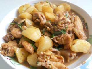 蒜仔鸡肉烧小土豆的做法步骤：12