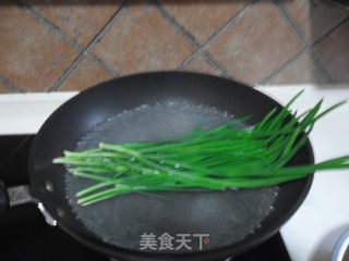 湘菜凉拌韭菜的做法步骤：2