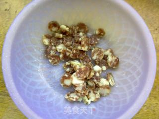 【花样包菜】--大盆饭之【包菜腊肠饭】的做法步骤：3