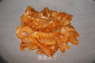鸡柳香芹汤河粉的做法步骤：1