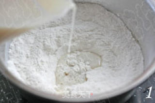 周末的营养早餐之八 烫面鲜肉大包的做法步骤：1