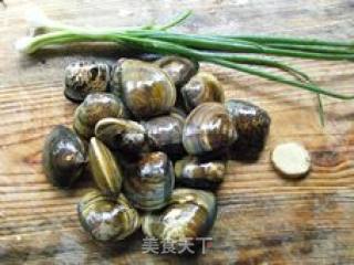 香葱大蛤蜊汤的做法步骤：1