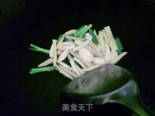 梦中美食——可乐翅根的做法步骤：4