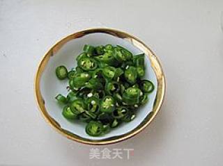 玉米粒炒肉泥的做法步骤：2
