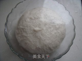 超级松软香甜极具诱惑的---牛奶排包的做法步骤：2