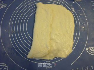 超级松软香甜极具诱惑的---牛奶排包的做法步骤：7