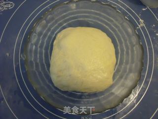 超级松软香甜极具诱惑的---牛奶排包的做法步骤：11