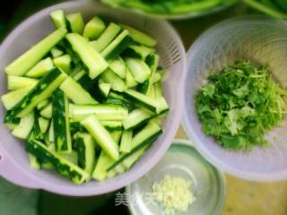 轻脆可口—凉拌黄瓜的做法步骤：3