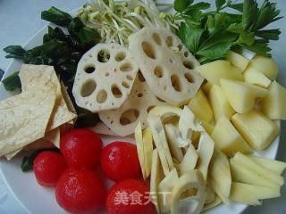 酸汤鱼的做法步骤：1