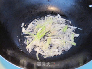 香菇炒鸡胗的做法步骤：5