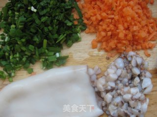 照烧鱿鱼小饭桶的做法步骤：1
