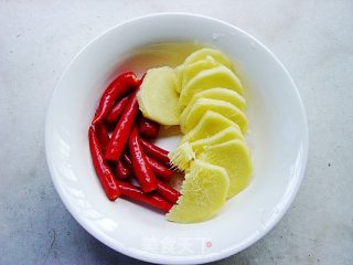 酸甜包菜卷的做法步骤：1