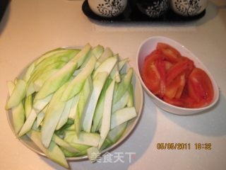 可口酸甜味—番茄丝瓜的做法步骤：2
