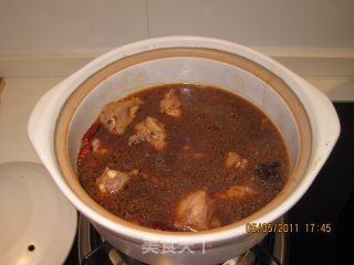 土豆炖排骨—嗜肉族的最爱的做法步骤：6