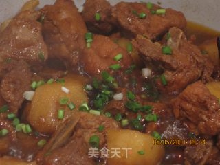 土豆炖排骨—嗜肉族的最爱的做法步骤：7