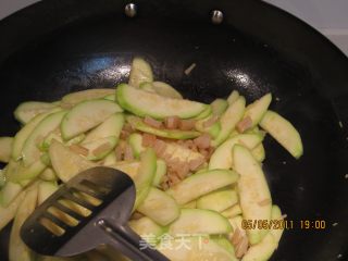干贝西葫芦的做法步骤：5