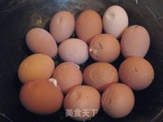 五香茶叶蛋的做法步骤：4