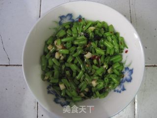 炒空心菜梗子的做法步骤：3