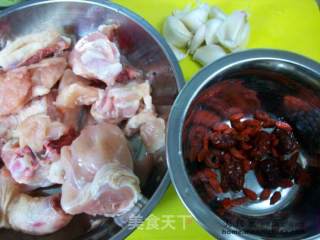 家常菜肴@@简单快手蒸鸡的做法步骤：1