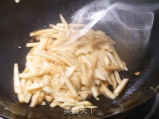 油焖笋---最鲜美的素菜的做法步骤：5