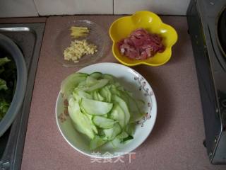 黄瓜肉片的做法步骤：2