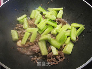 九层塔炒羊肉的做法步骤：4