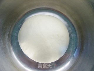 孜然牛肉披萨的做法步骤：1