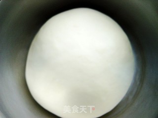 孜然牛肉披萨的做法步骤：2