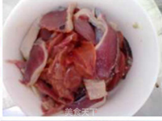 酸辣鸡杂的做法步骤：2