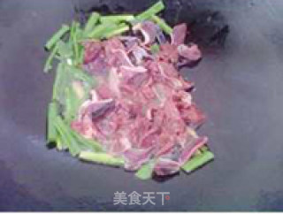 酸辣鸡杂的做法步骤：4