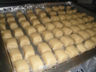 牛奶方块饼干的做法步骤：5
