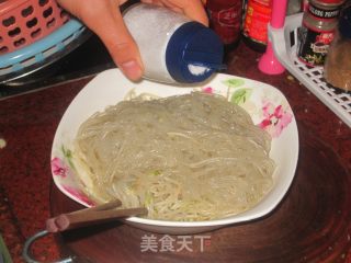 凉拌豆芽粉条的做法步骤：4