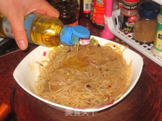 凉拌豆芽粉条的做法步骤：9