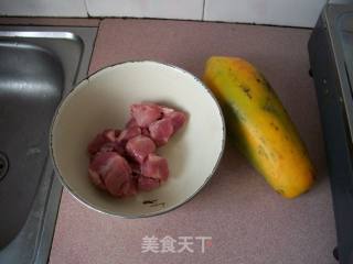木瓜排骨汤的做法步骤：1