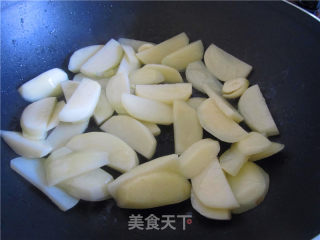 黑木耳焖红白~~献给母亲的健康菜的做法步骤：3