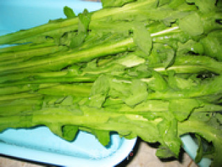 豆豉炒苦麦菜的做法步骤：1