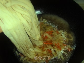 妈妈的味道---连汤面条的做法步骤：7