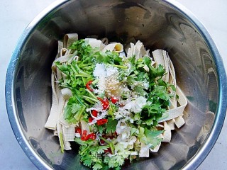 凉拌豆皮的做法步骤：4