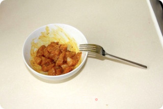 健康饮食菜谱推荐：蔬菜鸡肉咖喱的做法步骤：1